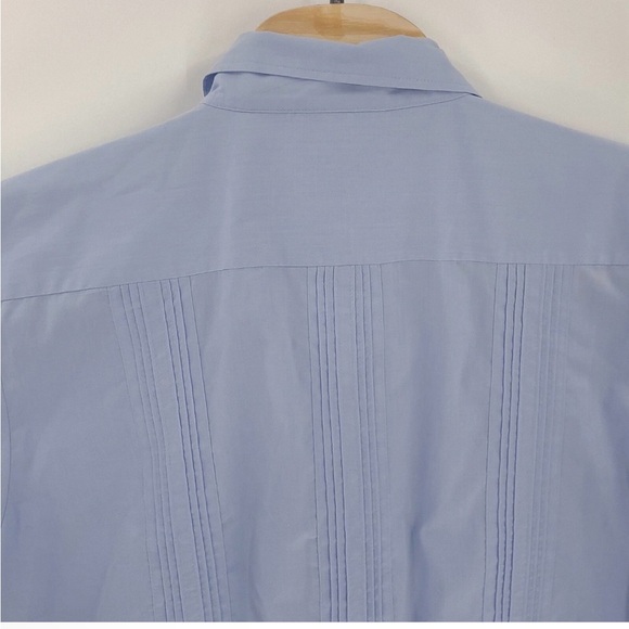 Men's Light Blue Embroidered Short Sleeve Shirt - Picture 8 of 8